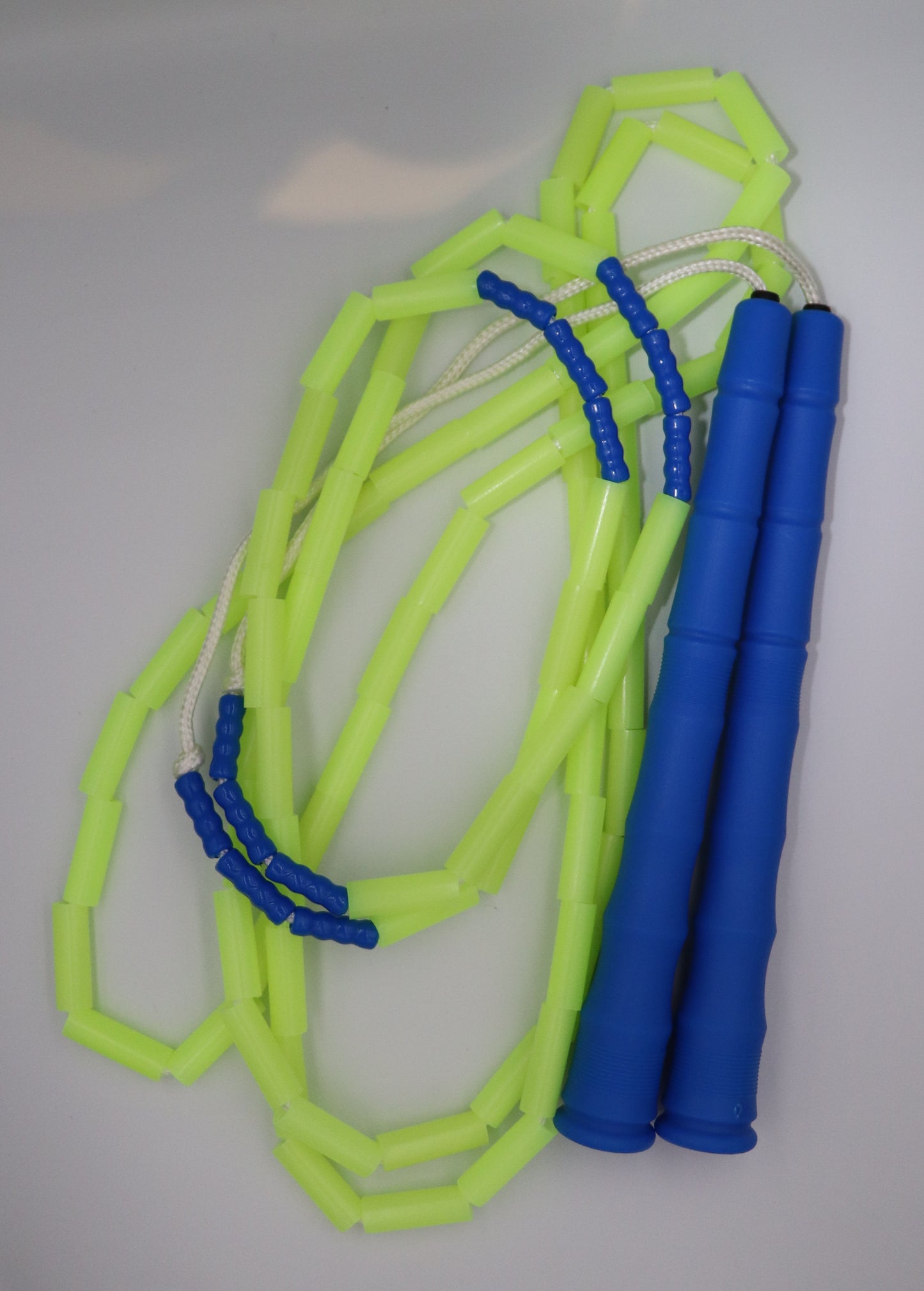 Corde à sauter perlée - Collection Éphémère - Bleue et phospho