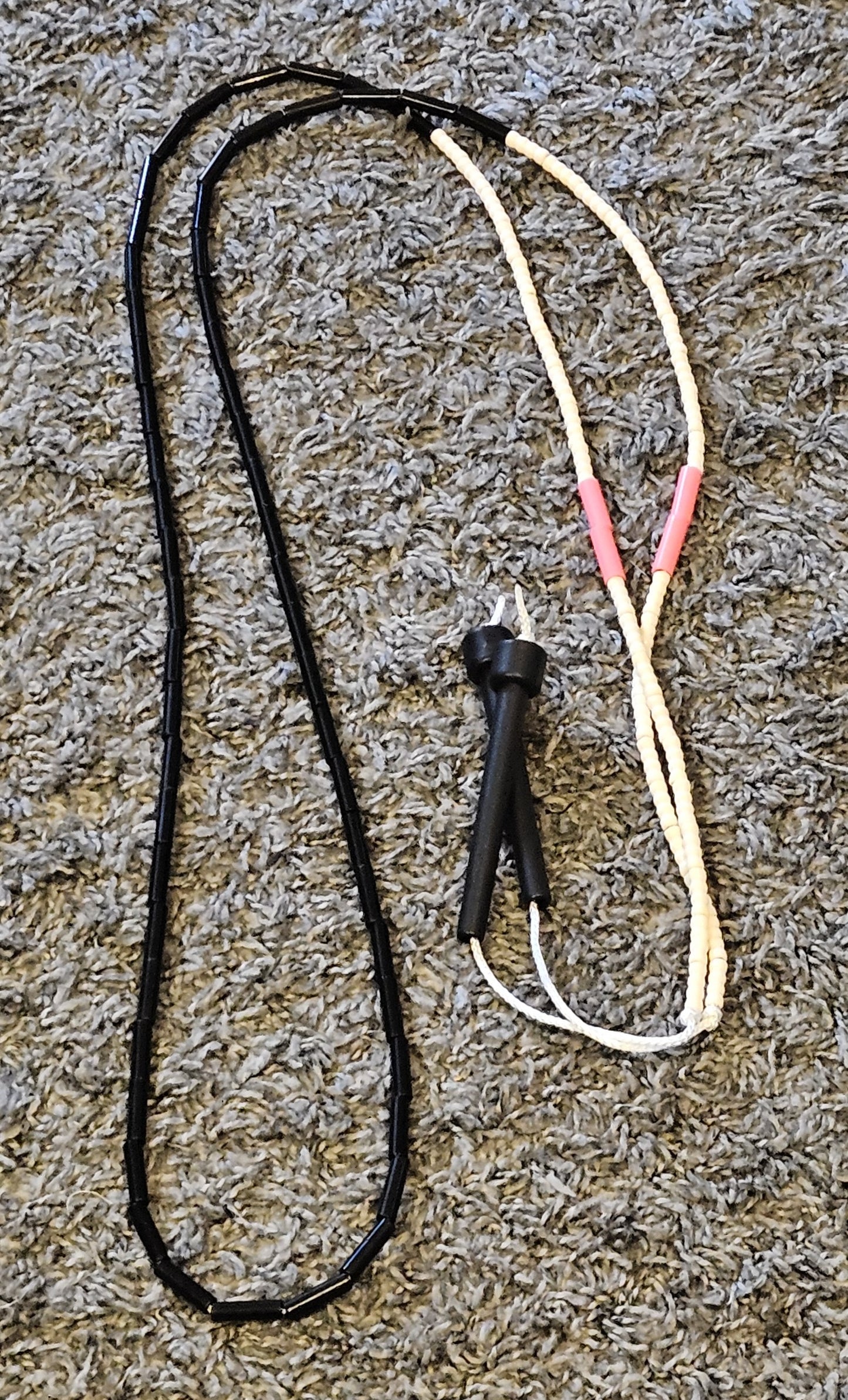Corde à sauter perlée - Collection Éphémère - Noire blanche rose