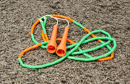 Corde à sauter perlée - Collection Éphémère - Orange et verte