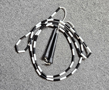 Corde à sauter perlée - Collection Éphémère - Noire et blanche
