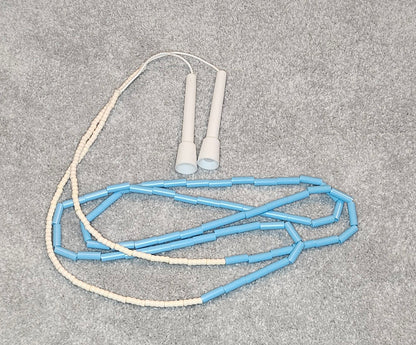 Corde à sauter perlée - Collection Éphémère - Blanche et bleue