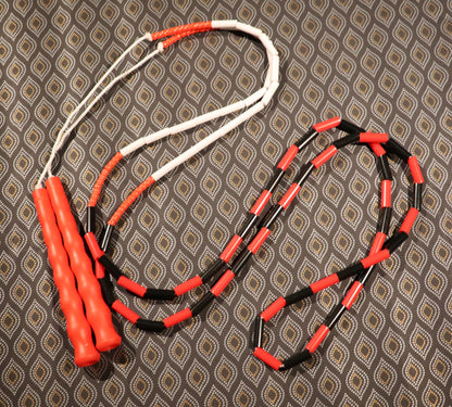 Corde à sauter perlée - Collection Éphémère - Rouge noire blanche